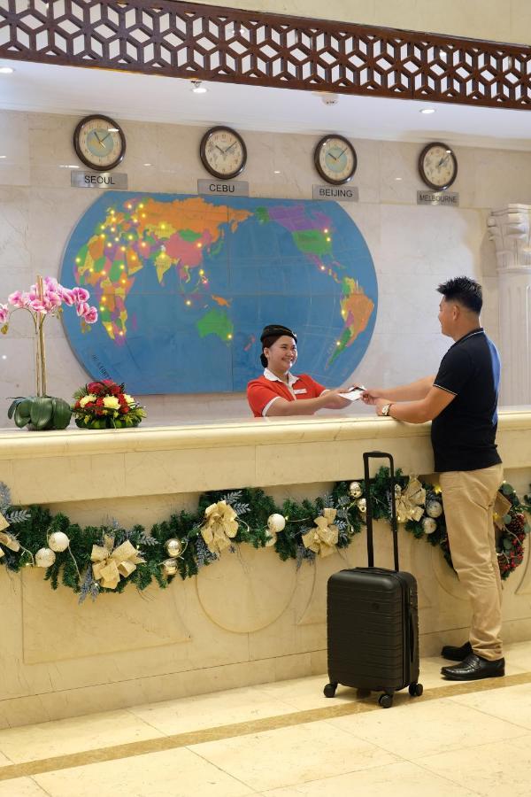 Royal J Hotel Cebu Buitenkant foto